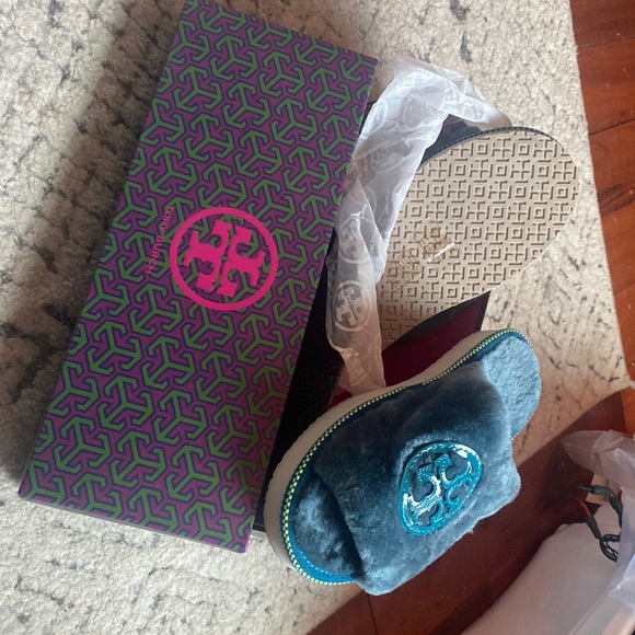 Tory Burch sandals - Picture 1 of 3